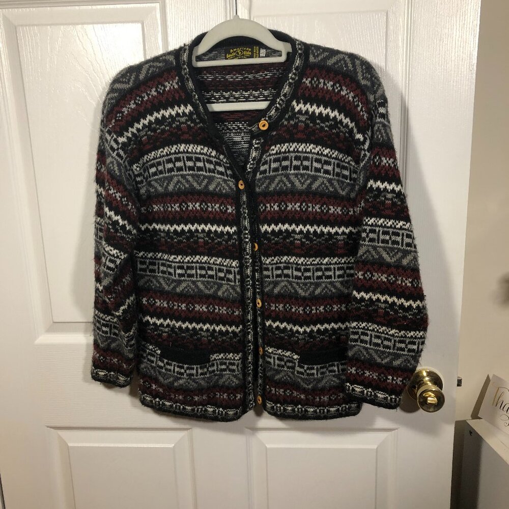 American South Side Alpaca women sweater in black and merlot, S